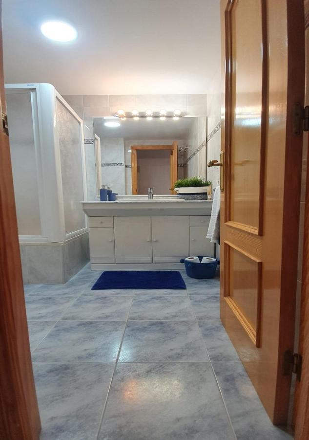Monela Front Solo Familias Apartament
